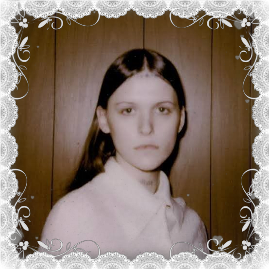 imagen de ethel cain con moños